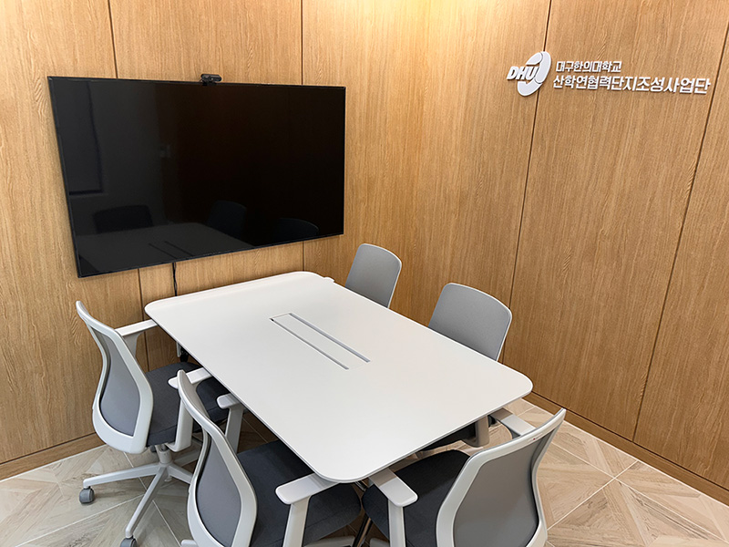 114호 공유오피스 소회의실